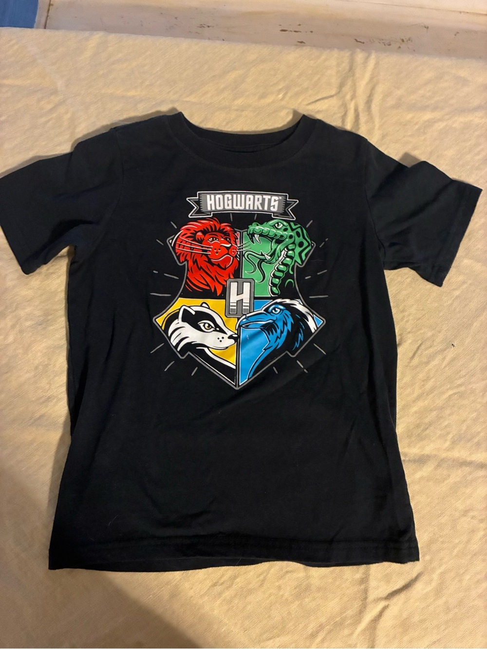 Harry Potter Hogwarts School of Witchcraft and Wizardry crest T-shirt